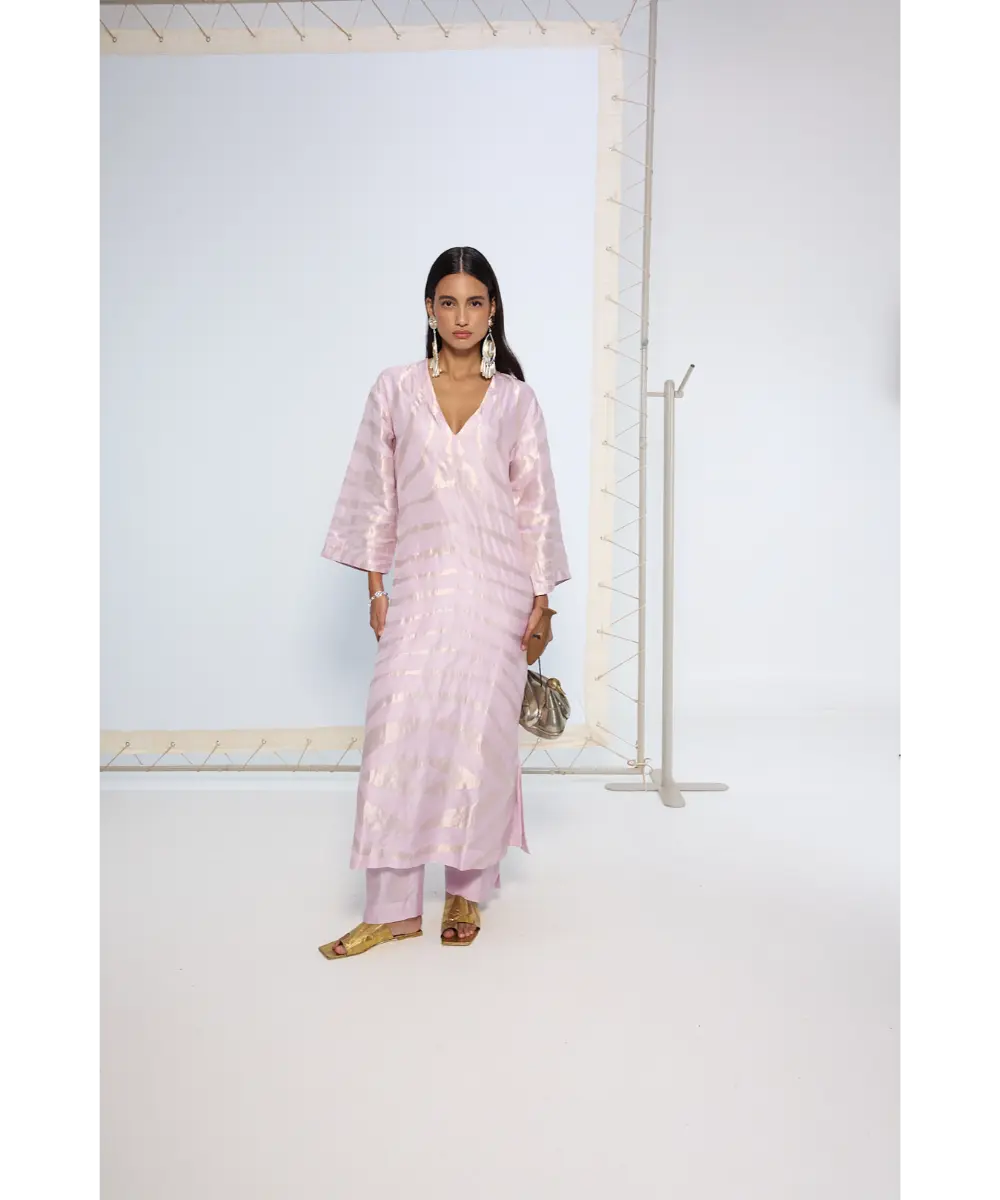 EKAYA BANARAS - Handwoven Lavender Silk Kurta Set